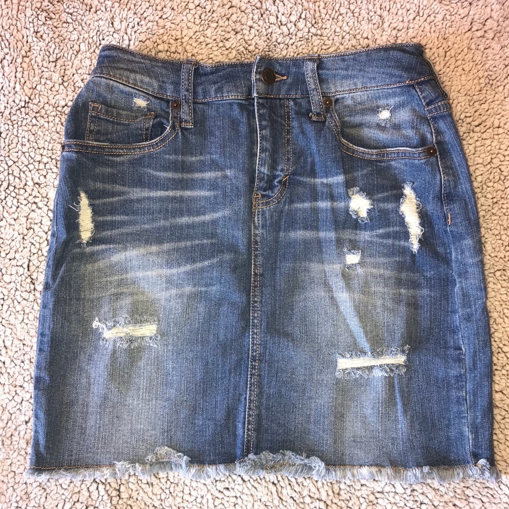 ❗️SALE❗️Distressed Jean Mini Skirt